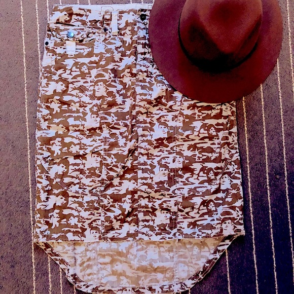 Military Style Bench Skirt - Picture 1 of 5